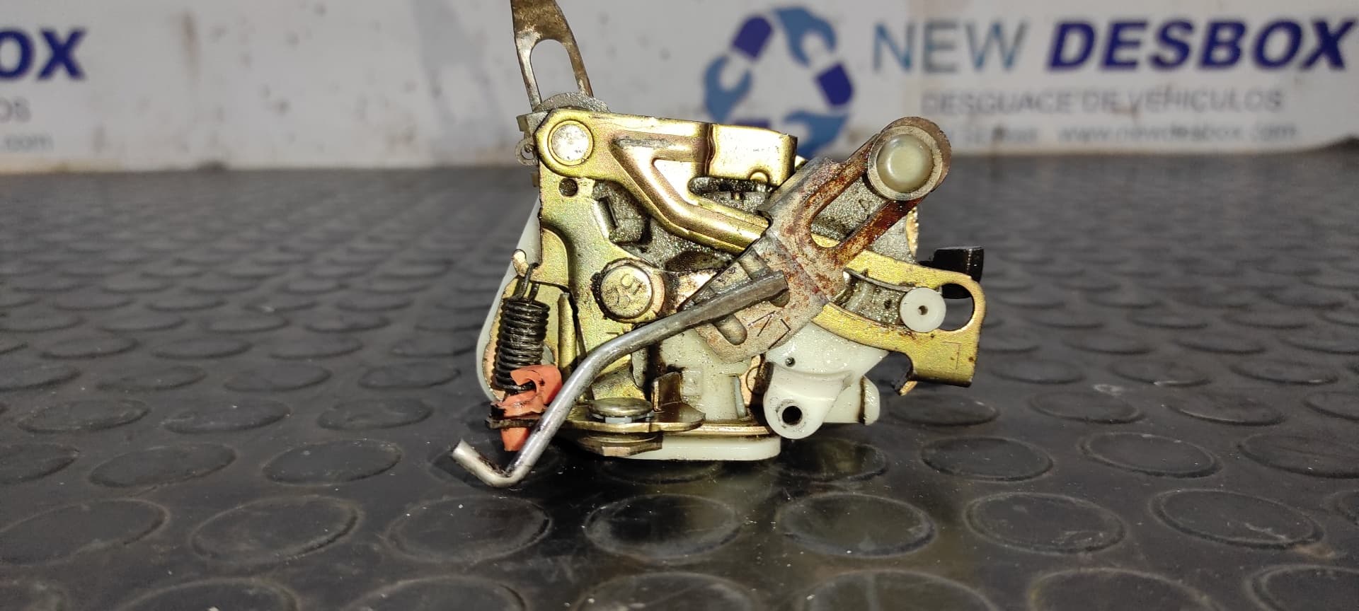 Recambio de CERRADURA PUERTA DELANTERA IZQUIERDA para MITSUBISHI MONTERO (V20/V40) 2800 TD American Dream (3-ptas.) 4M40 referencia OEM IAM    - AZUL