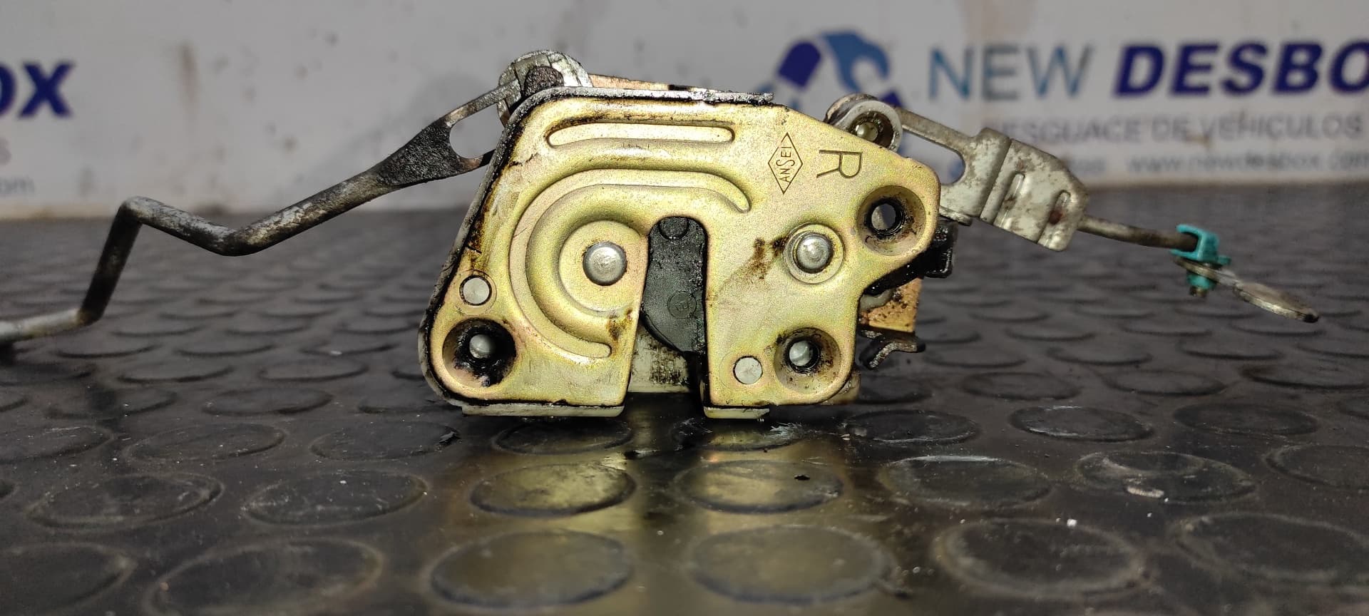 Recambio de CERRADURA PUERTA DELANTERA DERECHA para MITSUBISHI MONTERO (V20/V40) 2800 TD American Dream (3-ptas.) 4M40 referencia OEM IAM    - AZUL 4