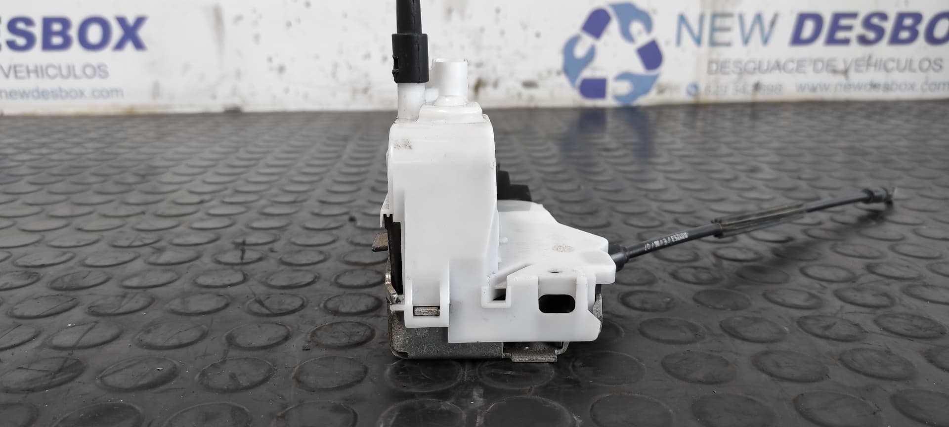 Recambio de CERRADURA PUERTA DELANTERA IZQUIERDA para RENAULT TWINGO Societe D7F referencia OEM IAM 384978   - NEGRO 3