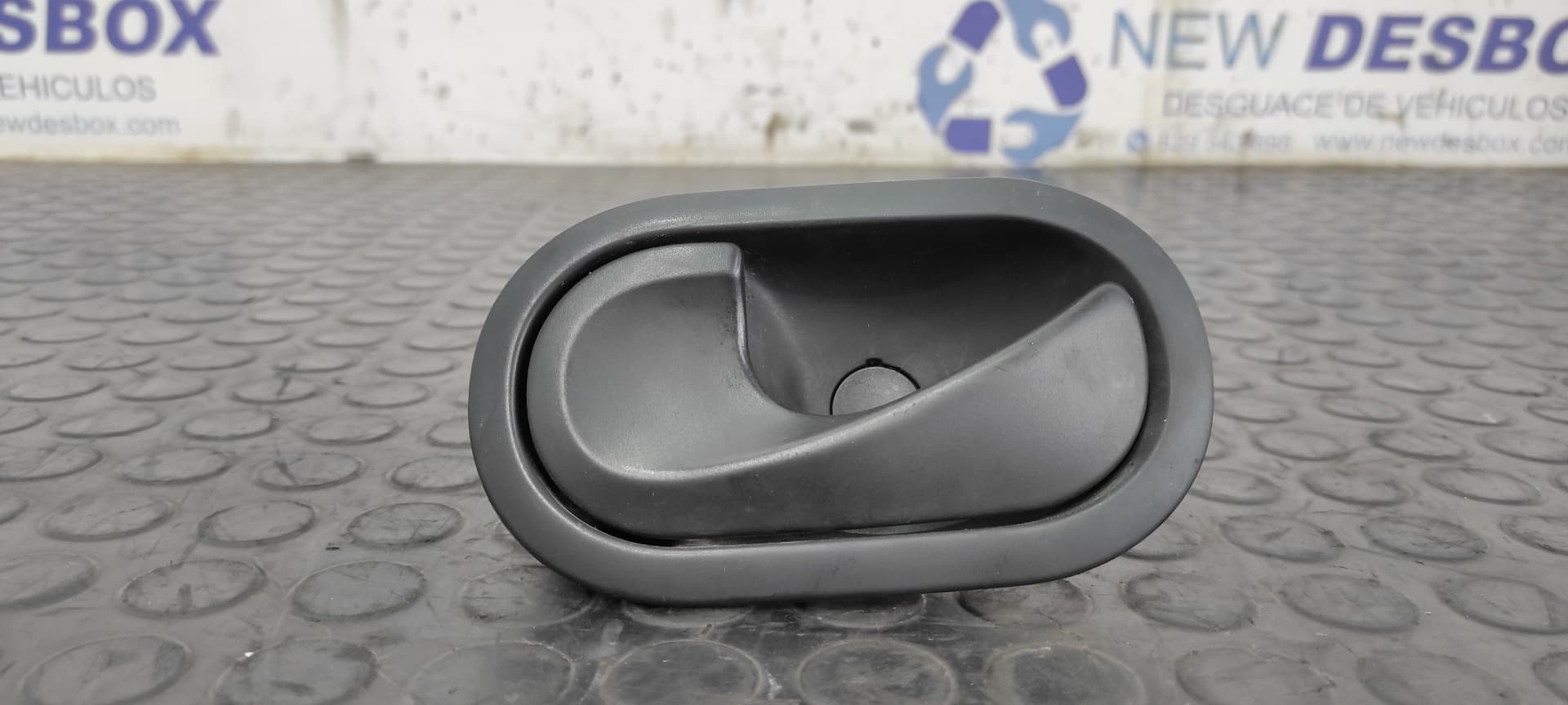 Recambio de MANETA INTERIOR DELANTERA IZQUIERDA para RENAULT TWINGO Societe D7F referencia OEM IAM 8200028487   - NEGRO