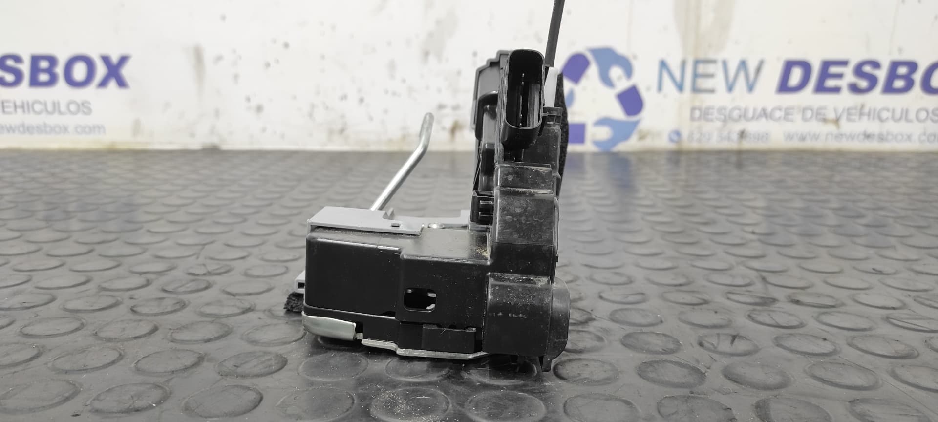 Recambio de CERRADURA PUERTA TRASERA DERECHA para HYUNDAI I20 ACTIVE G3LC referencia OEM IAM 82420C8020   - ROJO 6