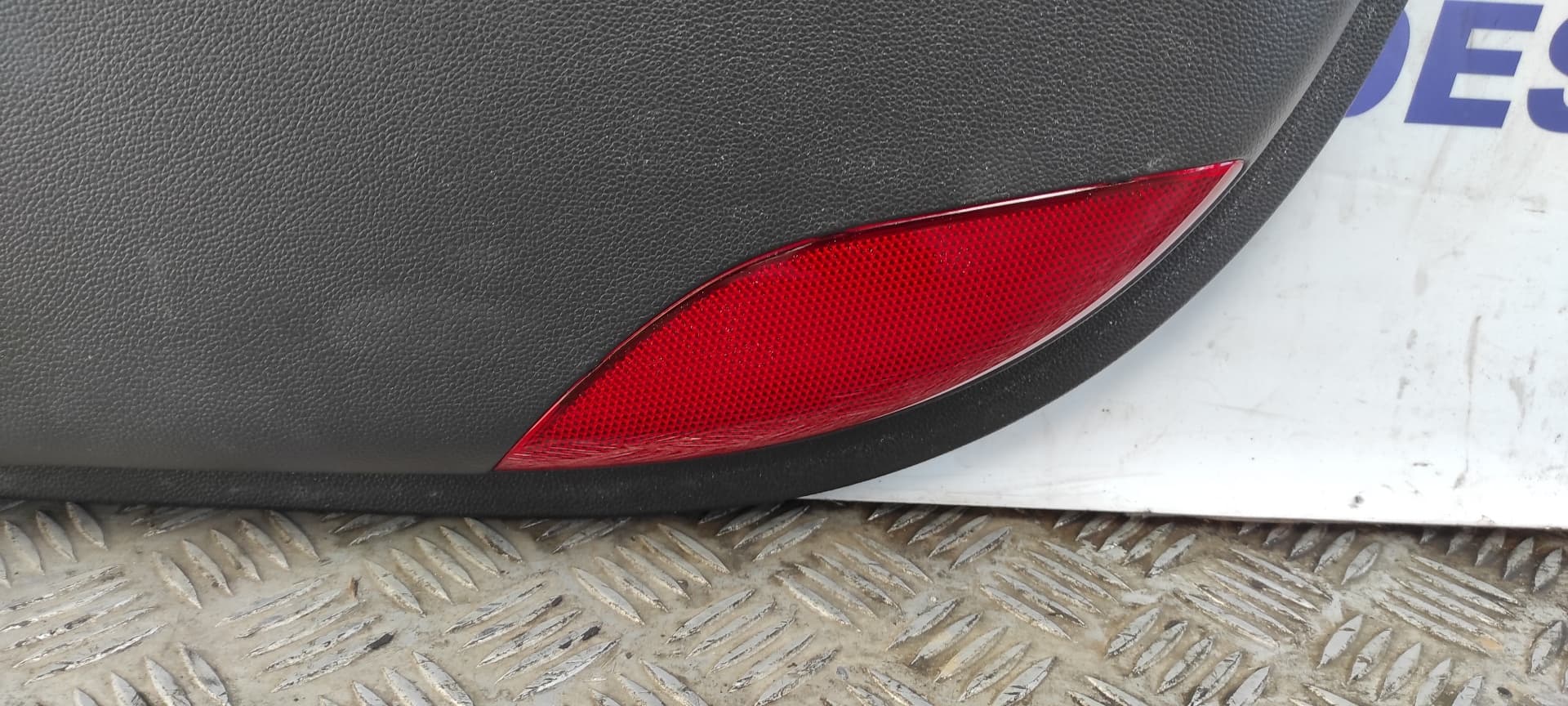 Recambio de GUARNECIDO PUERTA DELANTERA DERECHA para HYUNDAI I20 ACTIVE G3LC referencia OEM IAM 82320C8010   - ROJO 3