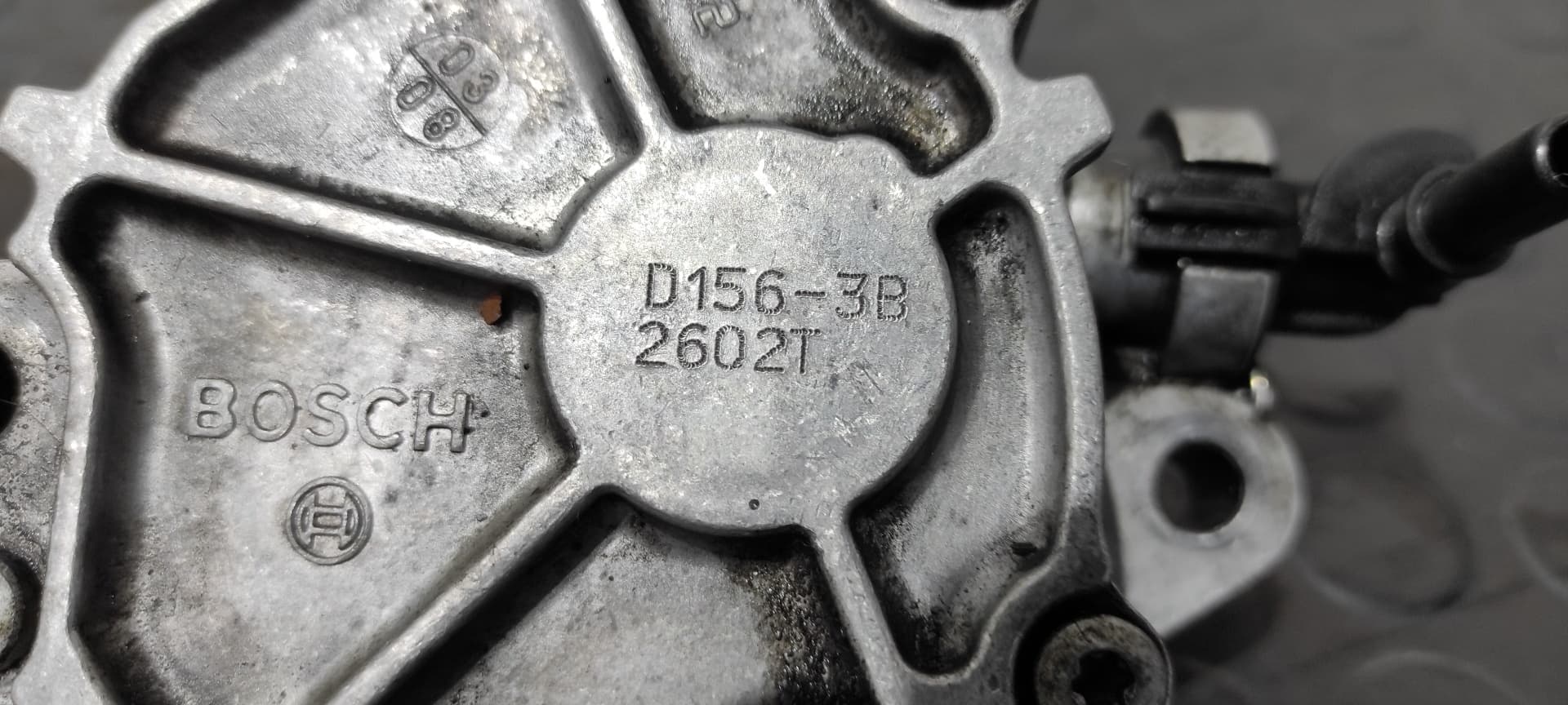 Recambio de DEPRESOR FRENO / BOMBA VACIO para FORD FOCUS LIM. (CB4) 1.6 TDCi CAT HHDA referencia OEM IAM D1563B 2602T   - BLANCO 6