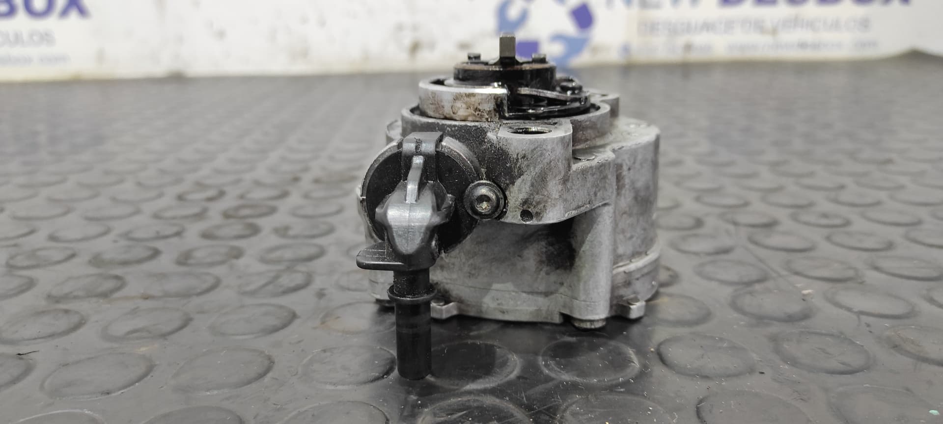 Recambio de DEPRESOR FRENO / BOMBA VACIO para FORD FOCUS LIM. (CB4) 1.6 TDCi CAT HHDA referencia OEM IAM D1563B 2602T   - BLANCO 4