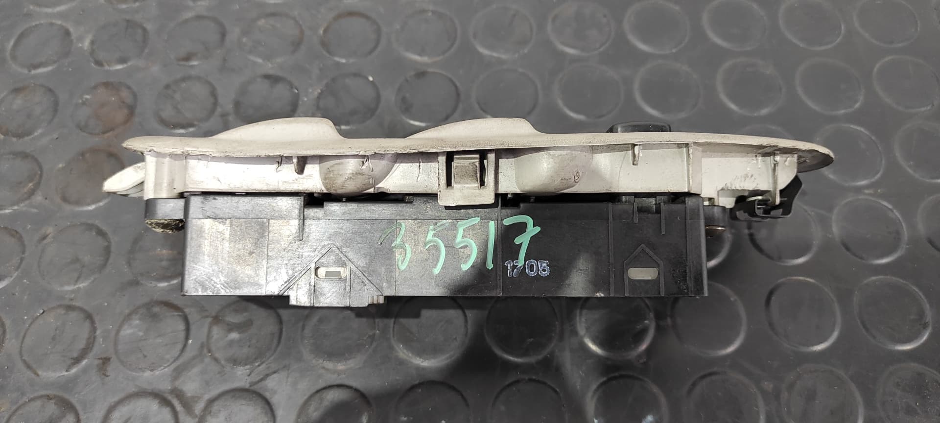 Recambio de MANDO ELEVALUNAS DELANTERO IZQUIERDO para NISSAN ALMERA TINO (V10M) Ambience YD22DDTI referencia OEM IAM 80961BU400   - GRIS 6