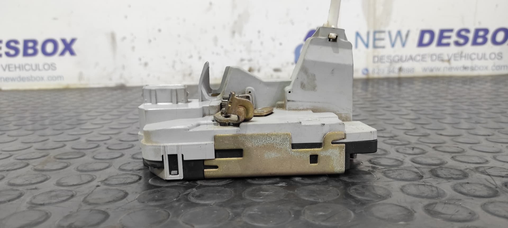 Recambio de CERRADURA PUERTA TRASERA DERECHA para PEUGEOT 307 (S1) 1.6 16V CAT NFUTU5JP4 referencia OEM IAM    - GRANATE