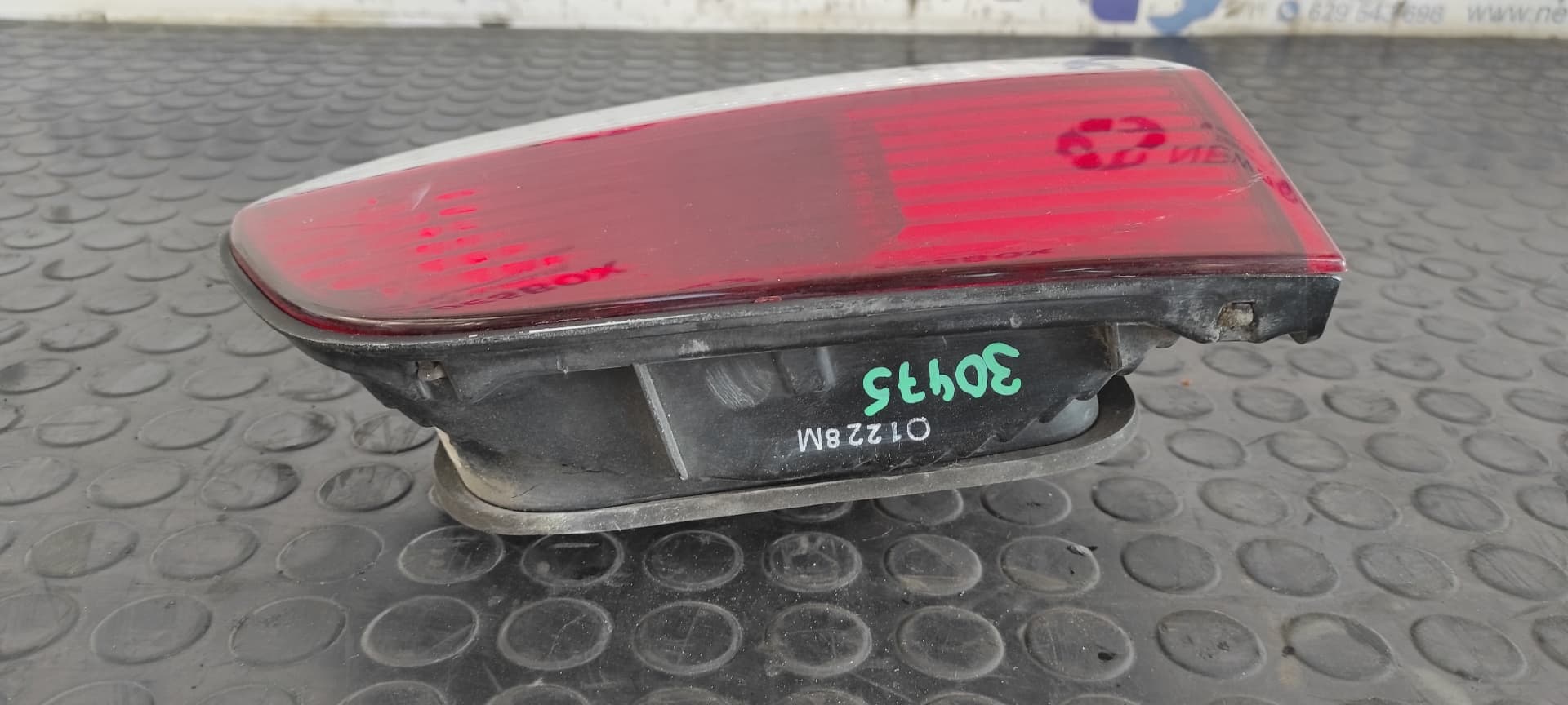 Recambio de PILOTO PORTON DERECHO para HYUNDAI H 1 TOP A1 4BH referencia OEM IAM    - BLANCO 3