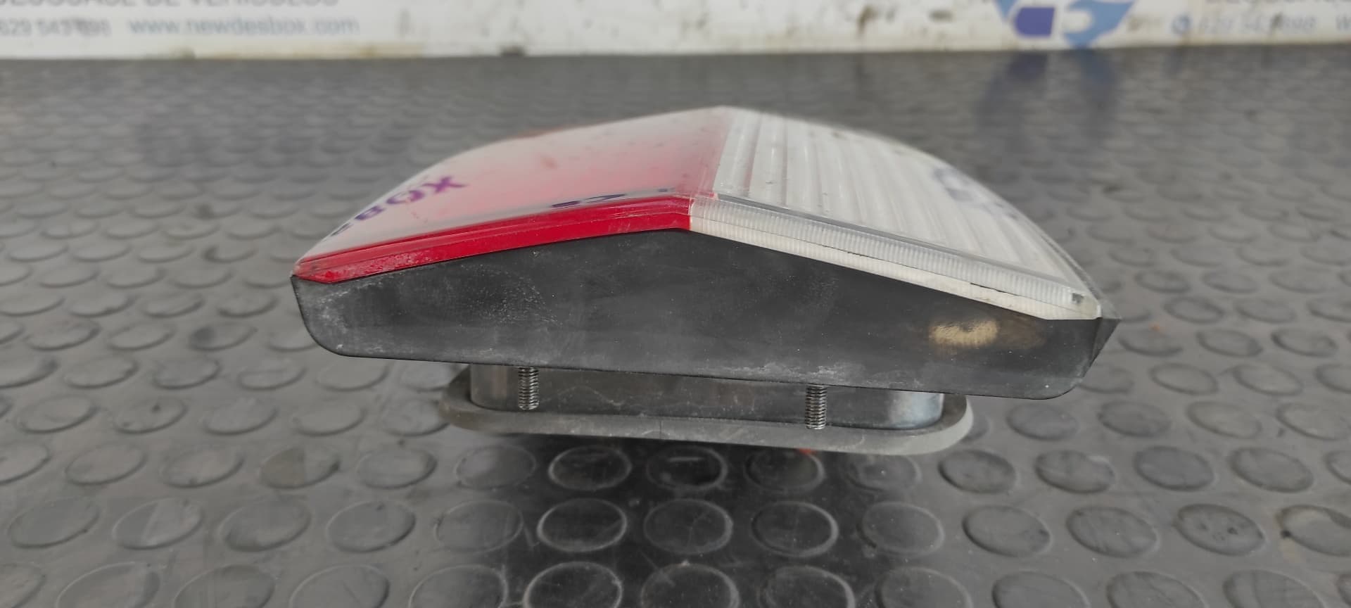 Recambio de PILOTO PORTON DERECHO para HYUNDAI H 1 TOP A1 4BH referencia OEM IAM    - BLANCO 5