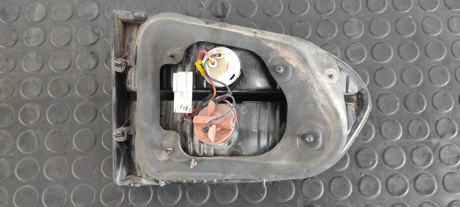 Recambio de PILOTO PORTON DERECHO para HYUNDAI H 1 TOP A1 4BH referencia OEM IAM    - BLANCO 4