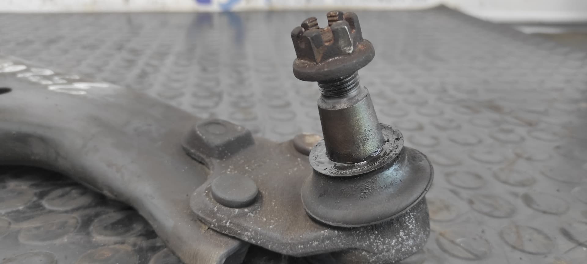 Recambio de BRAZO DERECHO INFERIOR DELANTERO para TOYOTA COROLLA VERSO (R1) 2.0 D-4D Luna 1CDFTV referencia OEM IAM 5502   - GRIS 6