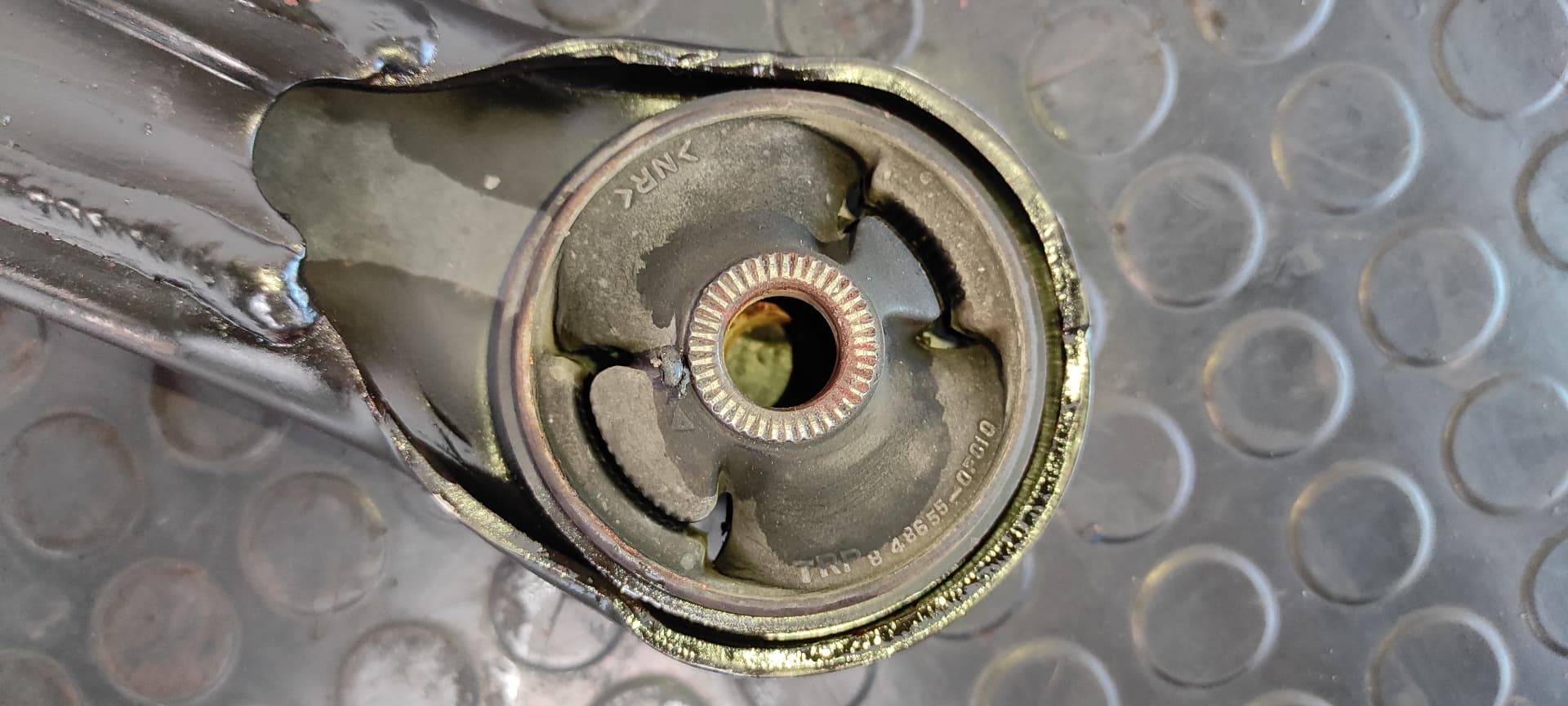 Recambio de BRAZO DERECHO INFERIOR DELANTERO para TOYOTA COROLLA VERSO (R1) 2.0 D-4D Luna 1CDFTV referencia OEM IAM 5502   - GRIS 3