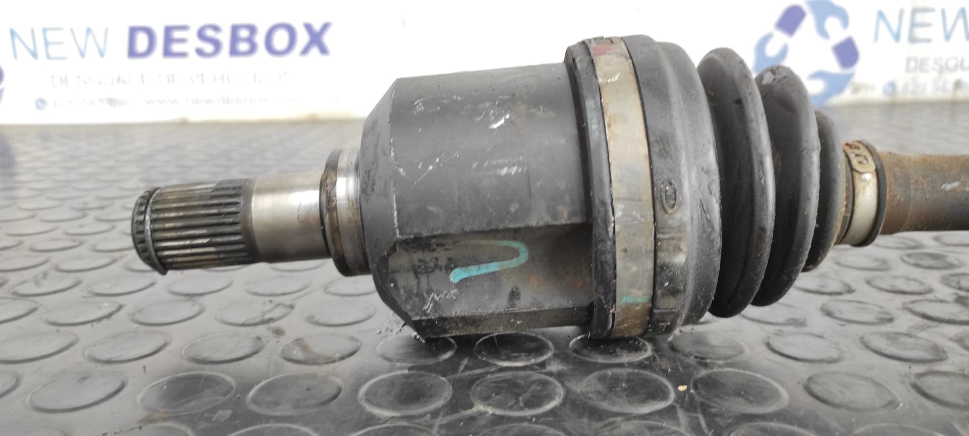 Recambio de TRANSMISION DELANTERA IZQUIERDA para KIA CERATO D4FA referencia OEM IAM    - NEGRO 3