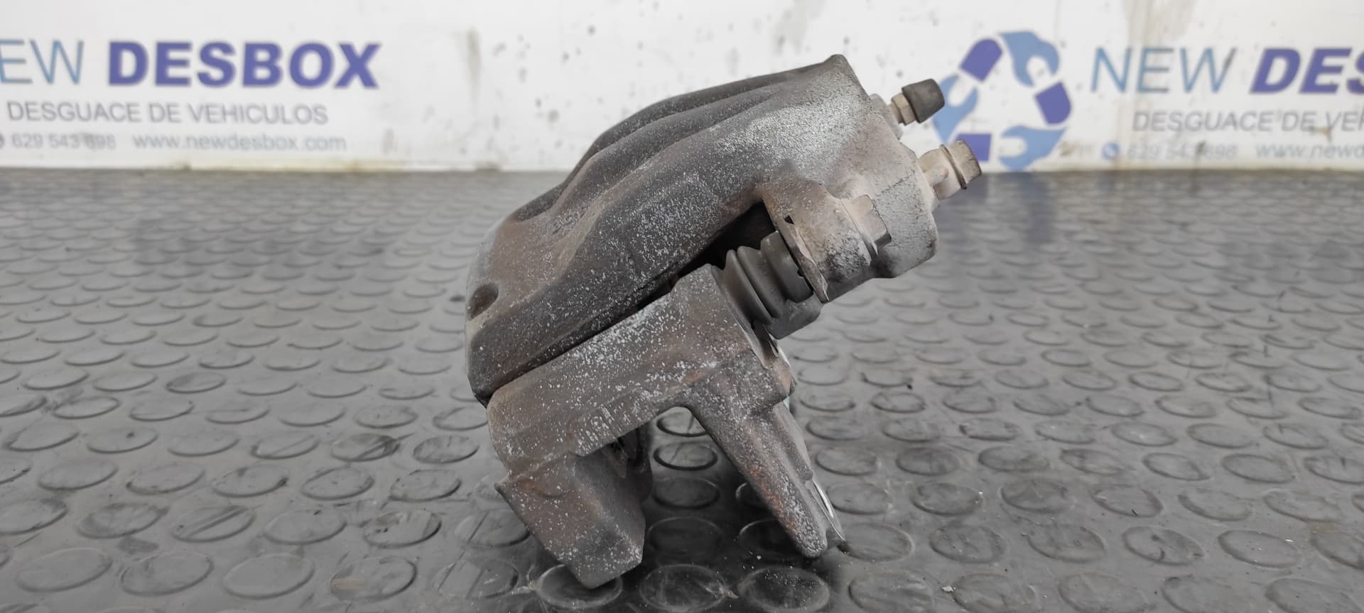 Recambio de PINZA DE FRENO DELANTERA DERECHA para TOYOTA COROLLA VERSO (R1) 2.0 Turbodiesel CAT 1CDFTV referencia OEM IAM Y01334F   - NEGRO 3