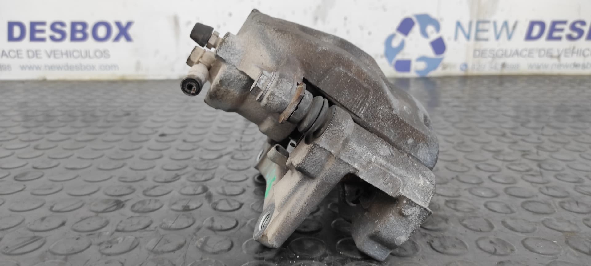 Recambio de PINZA DE FRENO DELANTERA DERECHA para TOYOTA COROLLA VERSO (R1) 2.0 Turbodiesel CAT 1CDFTV referencia OEM IAM Y01334F   - NEGRO 6