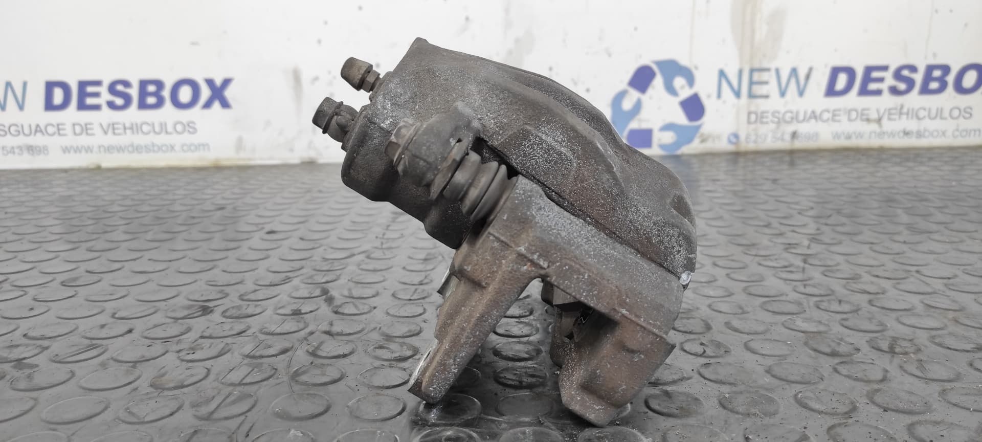 Recambio de PINZA DE FRENO DELANTERA IZQUIERDA para TOYOTA COROLLA VERSO (R1) 2.0 Turbodiesel CAT 1CDFTV referencia OEM IAM Y01333F   - NEGRO 4