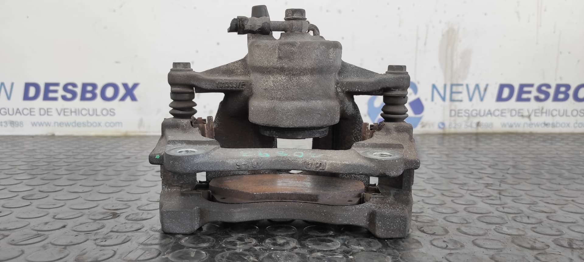 Recambio de PINZA DE FRENO DELANTERA IZQUIERDA para TOYOTA COROLLA VERSO (R1) 2.0 Turbodiesel CAT 1CDFTV referencia OEM IAM Y01333F   - NEGRO 9