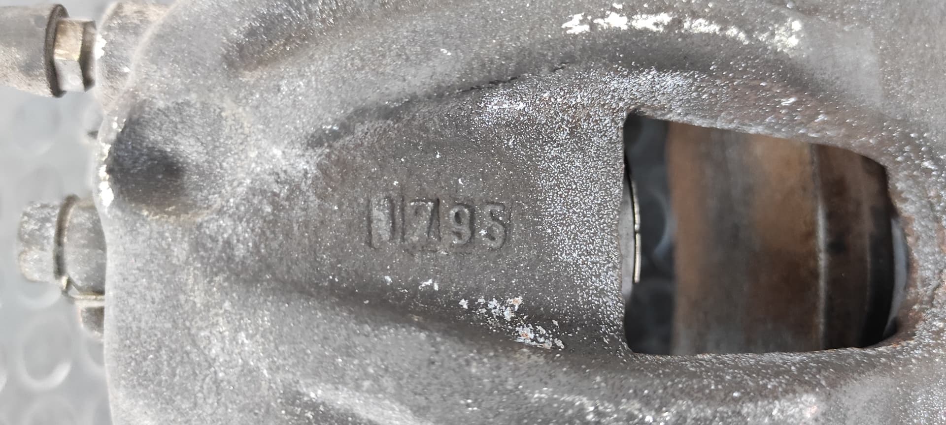 Recambio de PINZA DE FRENO DELANTERA IZQUIERDA para TOYOTA COROLLA VERSO (R1) 2.0 Turbodiesel CAT 1CDFTV referencia OEM IAM Y01333F   - NEGRO 6
