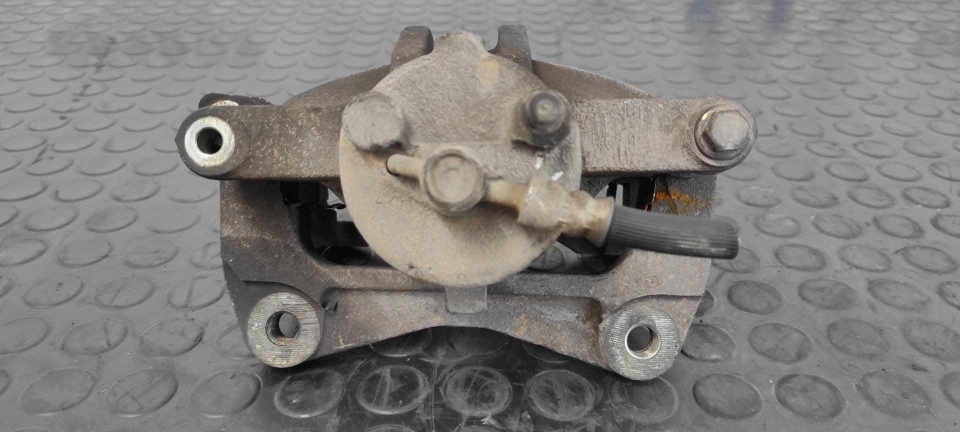 Recambio de PINZA DE FRENO DELANTERA DERECHA para TOYOTA COROLLA (E12) 2.0 D-4D Linea Luna Berlina 1CDFTV referencia OEM IAM BL3 2211 26932   - PLATA 4