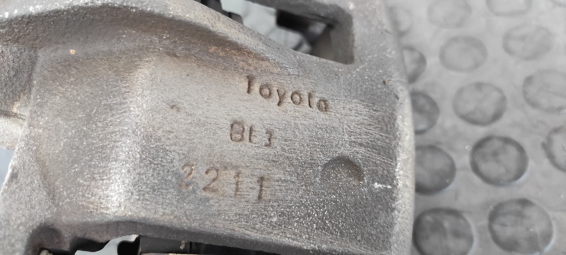 Recambio de PINZA DE FRENO DELANTERA DERECHA para TOYOTA COROLLA (E12) 2.0 D-4D Linea Luna Berlina 1CDFTV referencia OEM IAM BL3 2211 26932   - PLATA 2