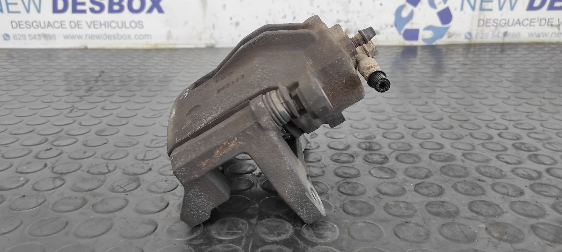 Recambio de PINZA DE FRENO DELANTERA IZQUIERDA para TOYOTA COROLLA (E12) 2.0 D-4D Linea Luna Berlina 1CDFTV referencia OEM IAM B14 2251 26932   - PLATA 6
