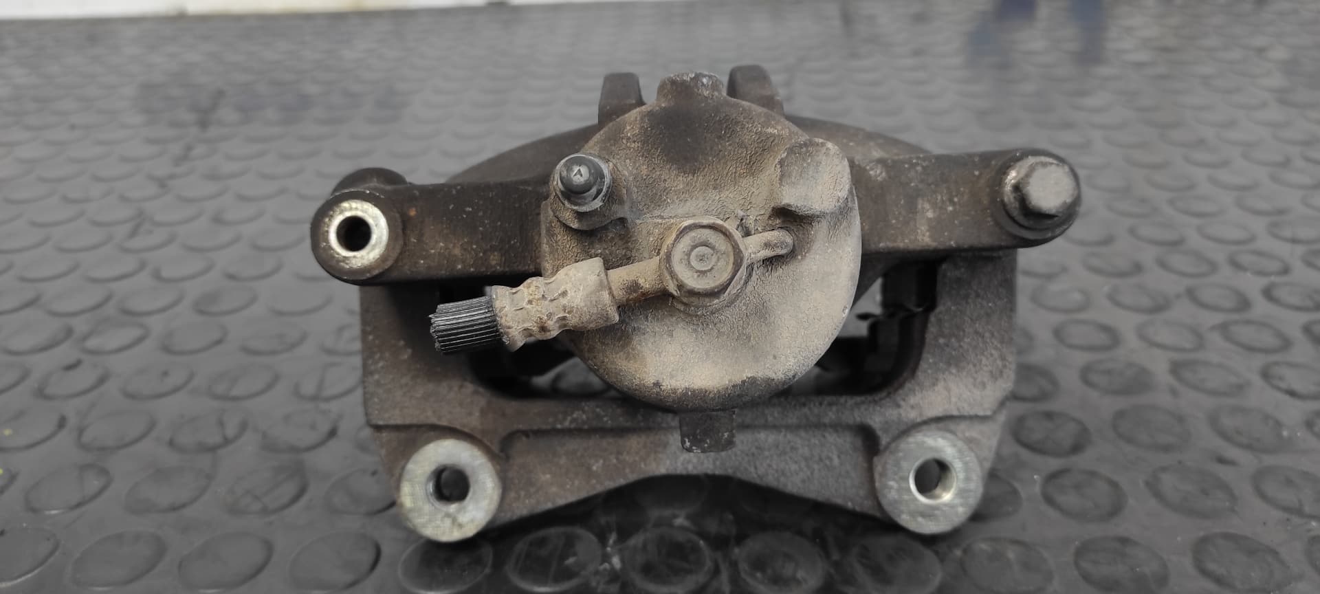 Recambio de PINZA DE FRENO DELANTERA IZQUIERDA para TOYOTA COROLLA (E12) 2.0 D-4D Linea Luna Berlina 1CDFTV referencia OEM IAM B14 2251 26932   - PLATA 7