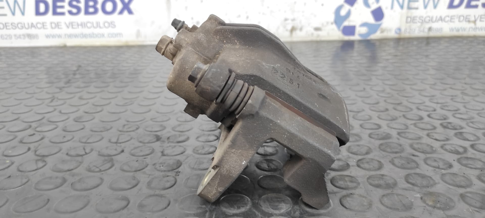 Recambio de PINZA DE FRENO DELANTERA IZQUIERDA para TOYOTA COROLLA (E12) 2.0 D-4D Linea Luna Berlina 1CDFTV referencia OEM IAM B14 2251 26932   - PLATA 8