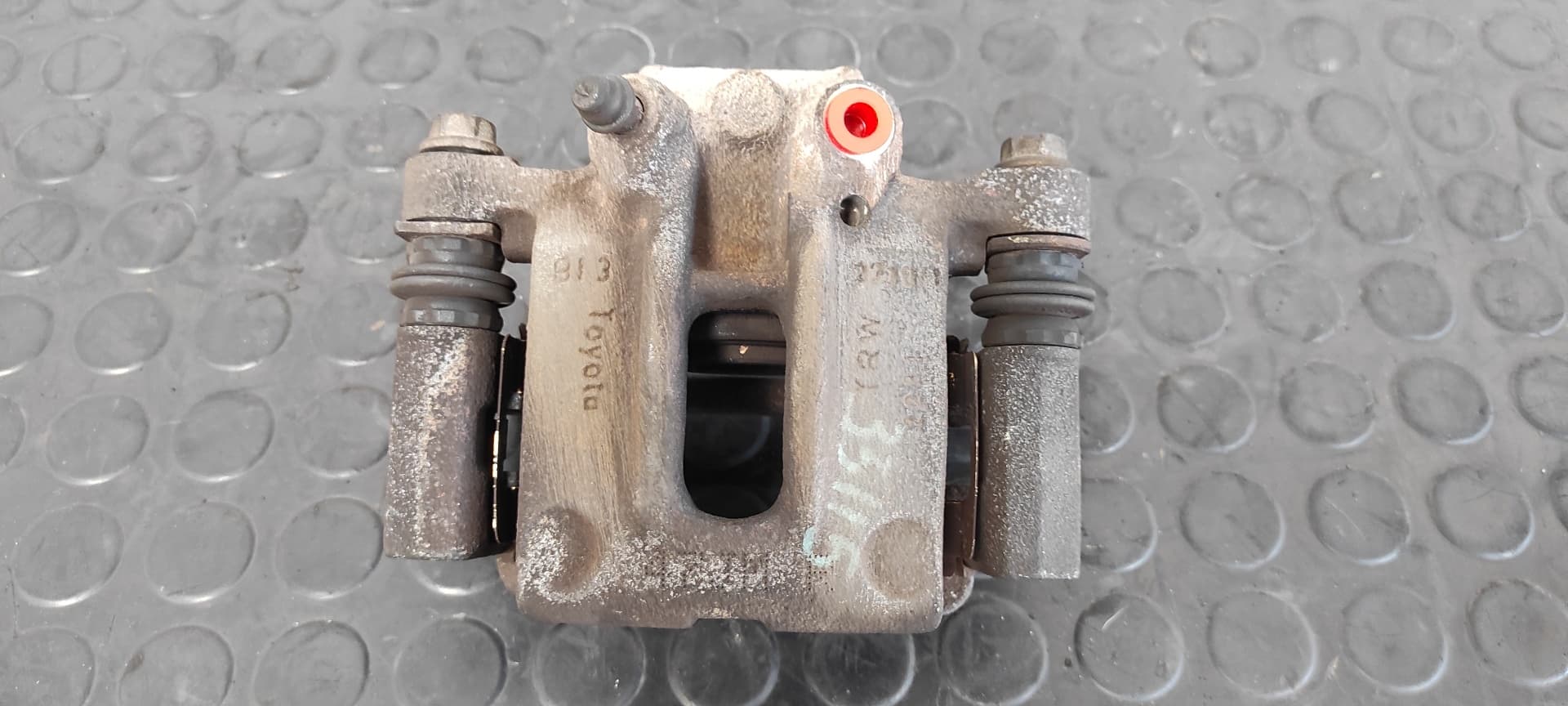 Recambio de PINZA DE FRENO TRASERA DERECHA para TOYOTA COROLLA (E12) 2.0 D-4D Linea Luna Berlina 1CDFTV referencia OEM IAM B13 27101 2281   - PLATA