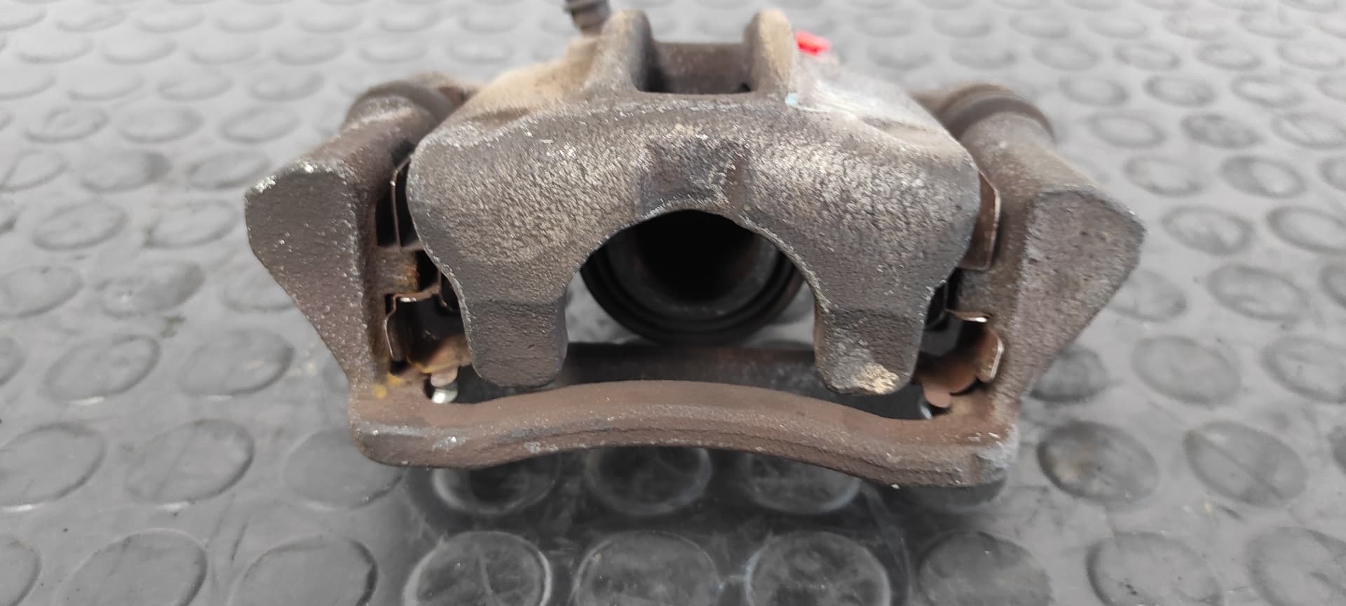 Recambio de PINZA DE FRENO TRASERA DERECHA para TOYOTA COROLLA (E12) 2.0 D-4D Linea Luna Berlina 1CDFTV referencia OEM IAM B13 27101 2281   - PLATA 3