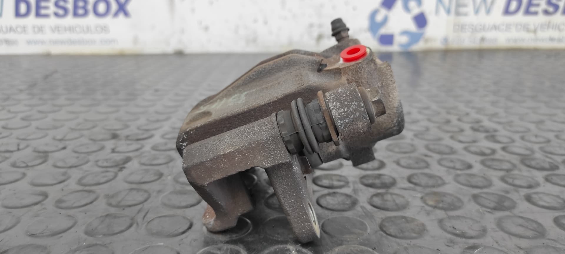 Recambio de PINZA DE FRENO TRASERA DERECHA para TOYOTA COROLLA (E12) 2.0 D-4D Linea Luna Berlina 1CDFTV referencia OEM IAM B13 27101 2281   - PLATA 7