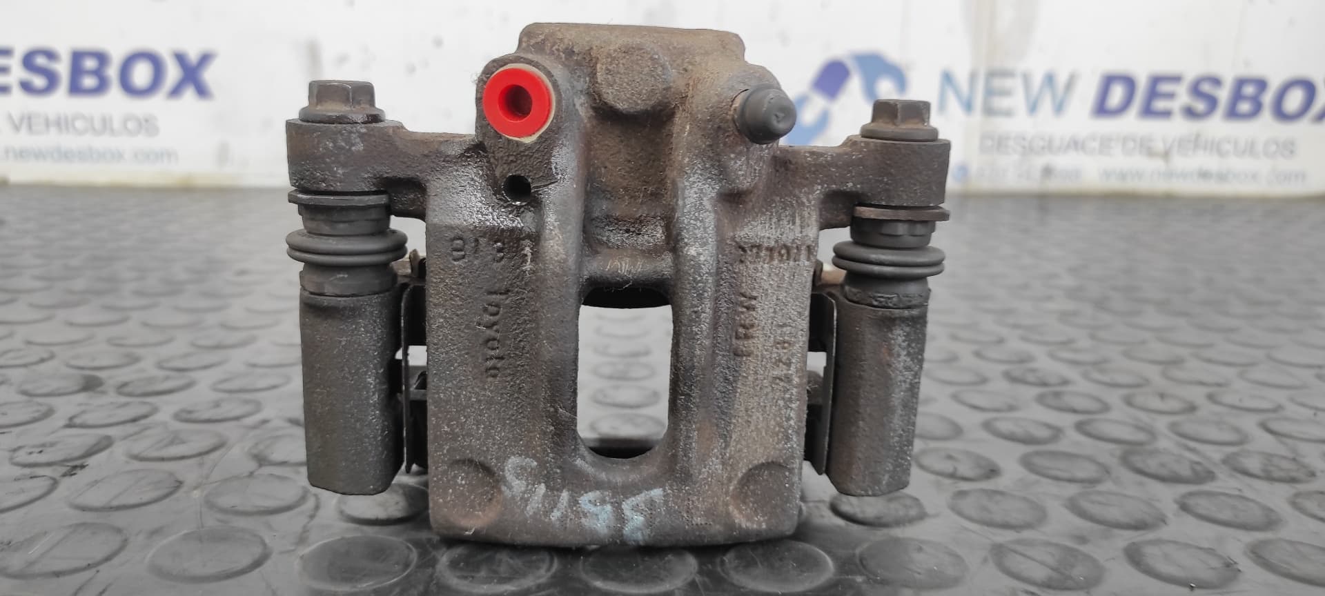 Recambio de PINZA DE FRENO TRASERA IZQUIERDA para TOYOTA COROLLA (E12) 2.0 D-4D Linea Luna Berlina 1CDFTV referencia OEM IAM B13 27201 2201   - PLATA