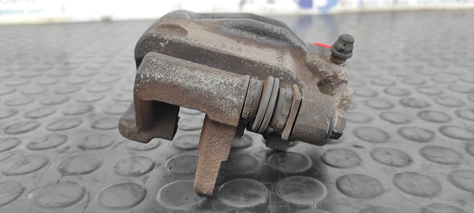 Recambio de PINZA DE FRENO TRASERA IZQUIERDA para TOYOTA COROLLA (E12) 2.0 D-4D Linea Luna Berlina 1CDFTV referencia OEM IAM B13 27201 2201   - PLATA 6