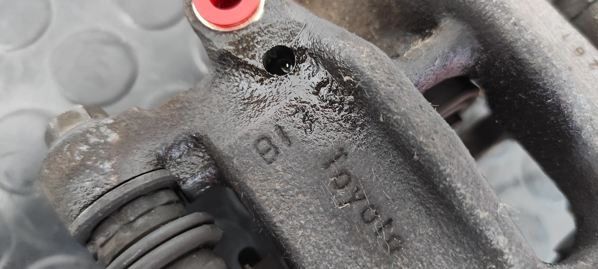 Recambio de PINZA DE FRENO TRASERA IZQUIERDA para TOYOTA COROLLA (E12) 2.0 D-4D Linea Luna Berlina 1CDFTV referencia OEM IAM B13 27201 2201   - PLATA 4