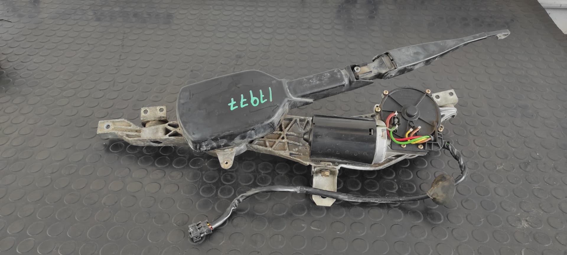 Recambio de MOTOR LIMPIA DELANTERO para MERCEDES-BENZ CLASE S (W140) BERLINA 3.2 300 SE (140.032) M104990 referencia OEM IAM 0390341403   - AZUL