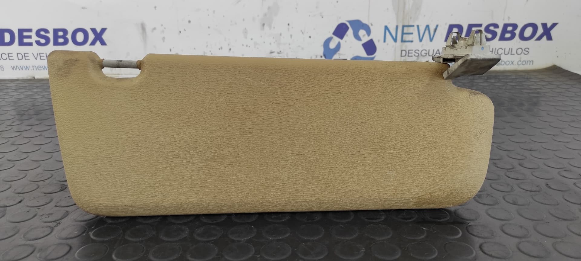 Recambio de PARASOL IZQUIERDO para BMW X3 (F25) sDrive 18d N47D20C referencia OEM IAM    - GRIS 4