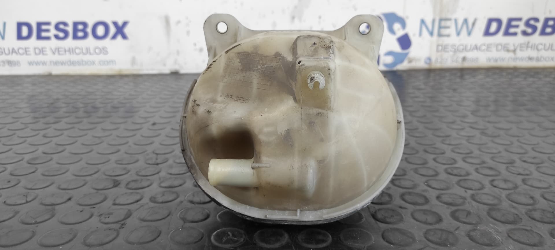 Recambio de DEPOSITO EXPANSION para TOYOTA COROLLA VERSO (R1) 2.0 D-4D Luna 1CDFTV referencia OEM IAM 51994A0   - GRIS 4