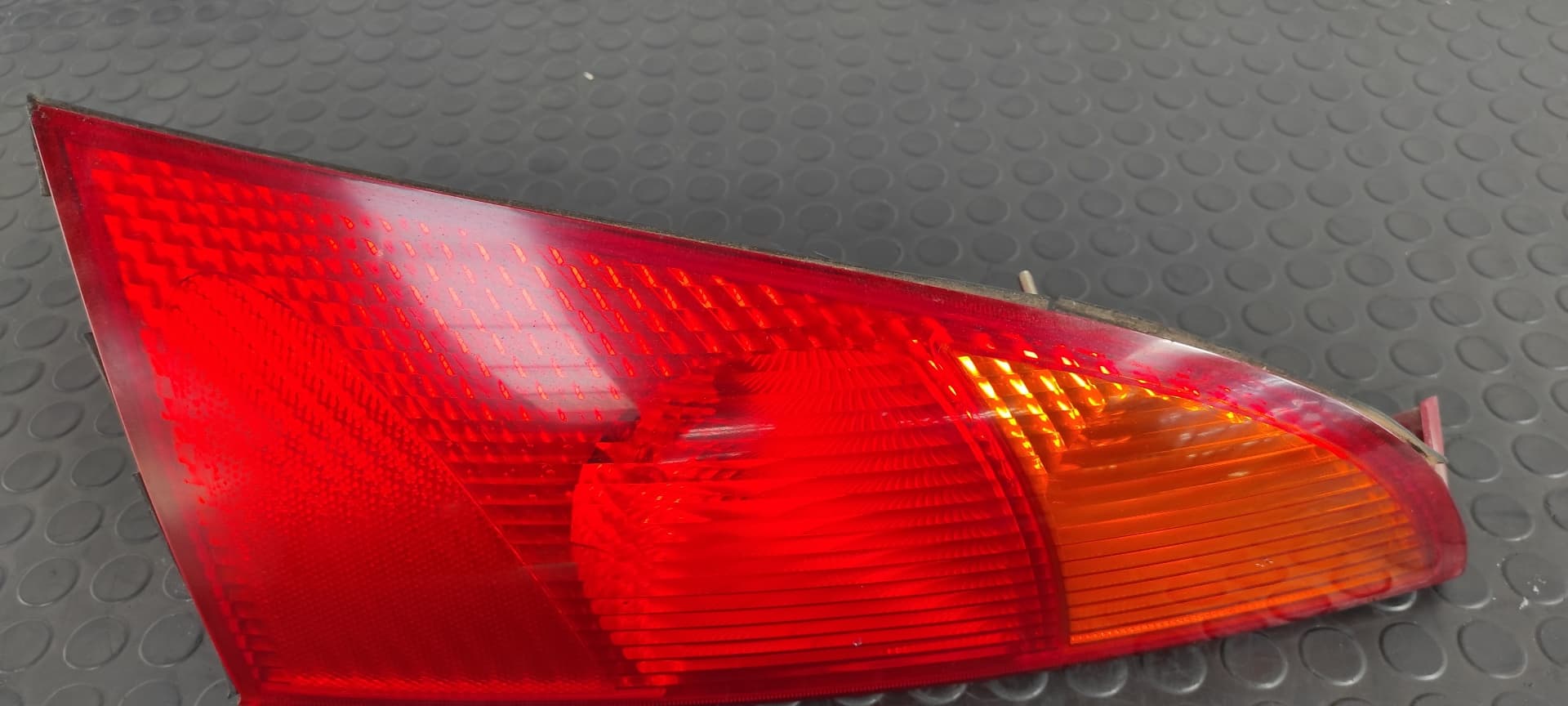 Recambio de PILOTO TRASERO DERECHO para FORD FOCUS BERLINA (CAK) Ghia EDDC referencia OEM IAM XS4113404A   - GRIS 6