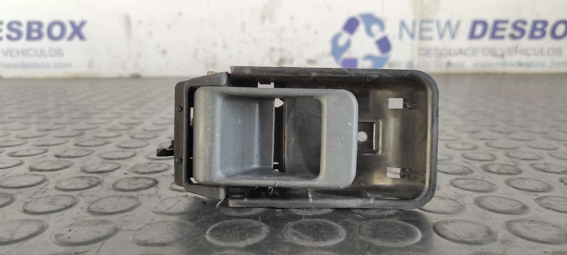 Recambio de MANETA INTERIOR TRASERA DERECHA para CITROEN JUMPER CAJA ABIERTA (06.2006 =>) 33 L1 HDi 100 4HY referencia OEM IAM A739   - BLANCO