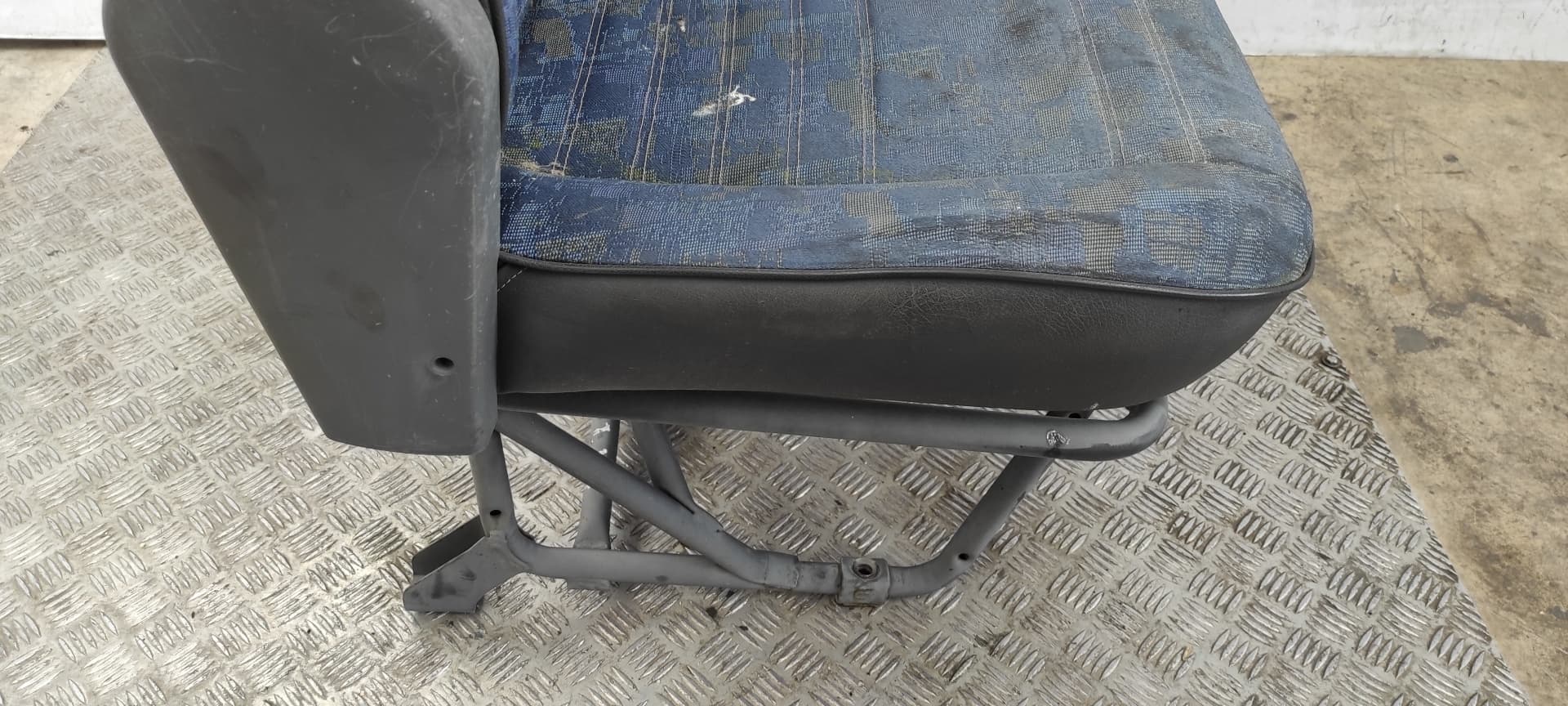 Recambio de ASIENTO DELANTERO DERECHO para FIAT DUCATO COMBI (DESDE 03.94) 1.9 Turbodiesel DHX referencia OEM IAM    - VERDE 9