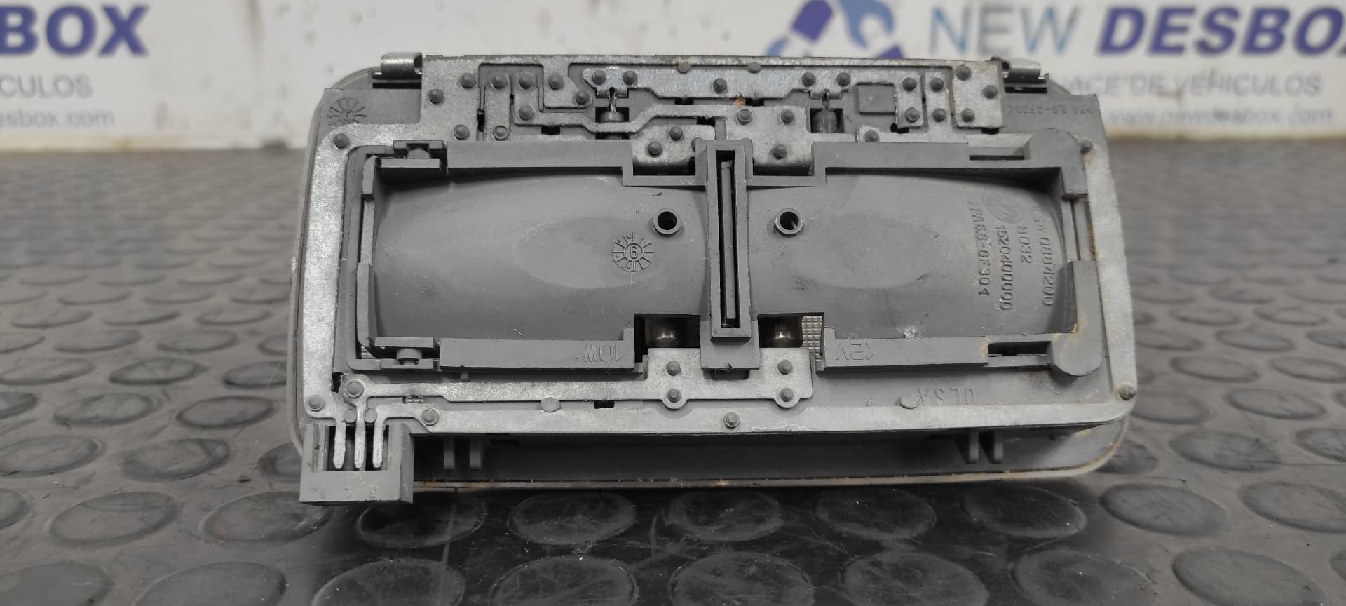 Recambio de LUZ INTERIOR para FIAT DUCATO COMBI (DESDE 03.94) 1.9 Turbodiesel DHX referencia OEM IAM 1520400000   - VERDE 2