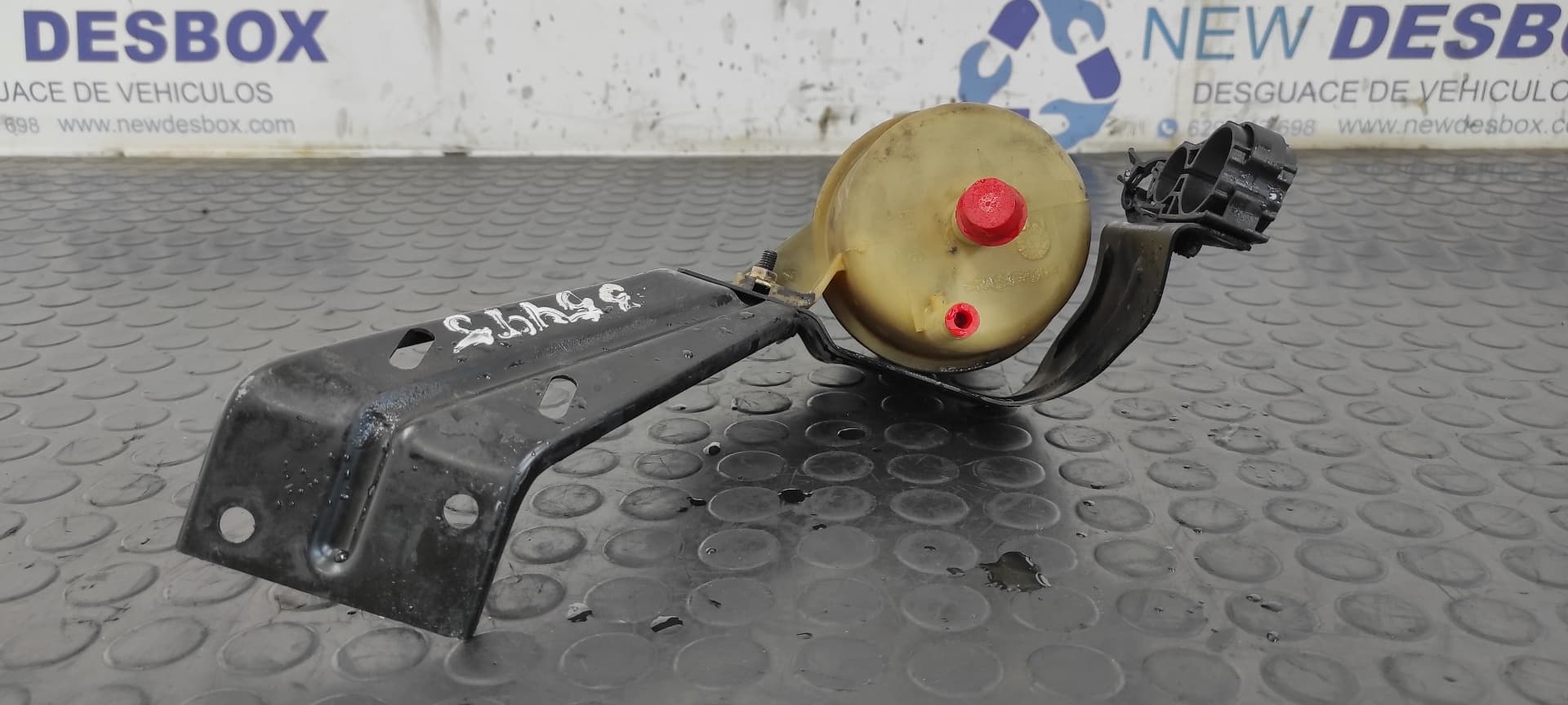 Recambio de DEPOSITO SERVO para CITROEN JUMPER CAJA ABIERTA (06.2006 =>) 33 L1 HDi 100 4HY referencia OEM IAM B309   - BLANCO 4