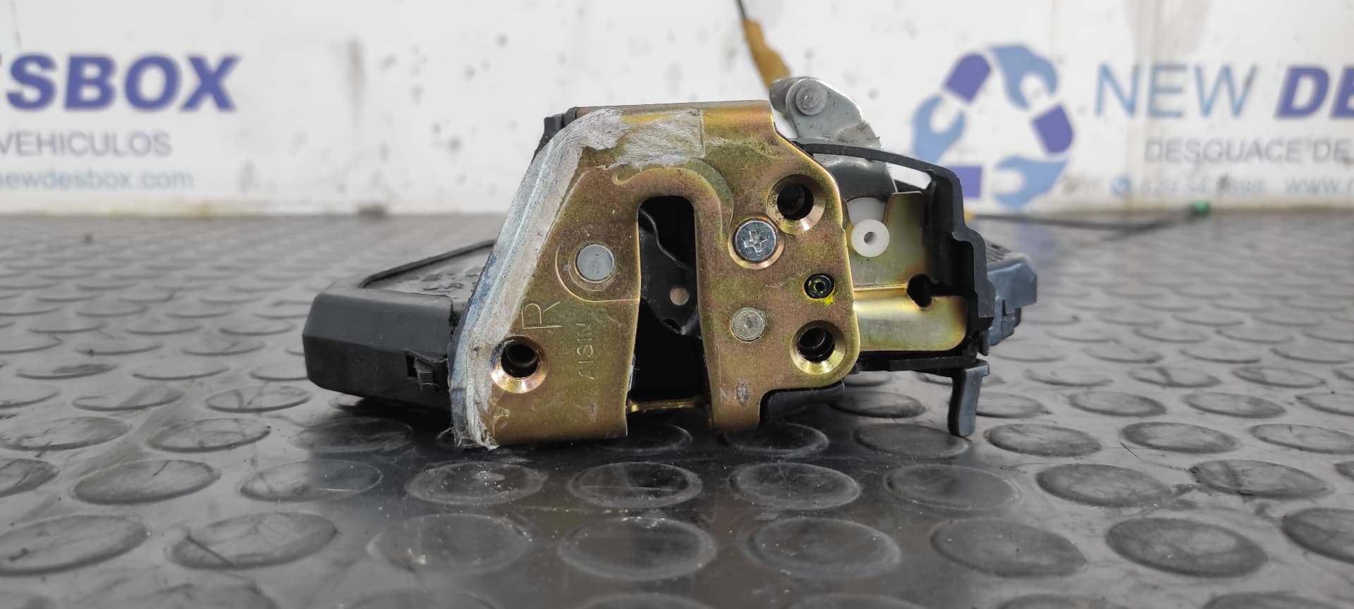 Recambio de CERRADURA PUERTA TRASERA DERECHA para TOYOTA COROLLA VERSO (R1) 2.0 Turbodiesel CAT 1CDFTV referencia OEM IAM UR2   - NEGRO 2