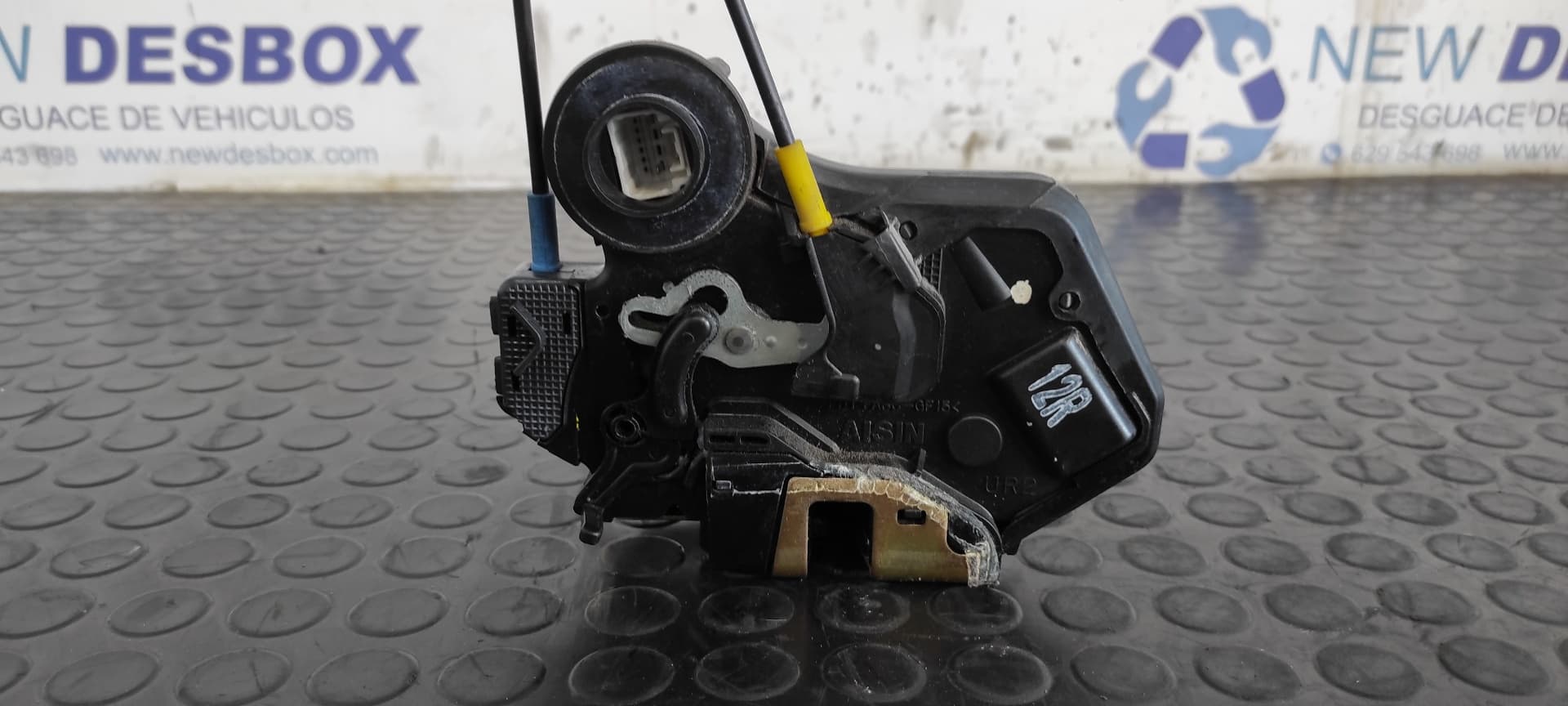 Recambio de CERRADURA PUERTA TRASERA DERECHA para TOYOTA COROLLA VERSO (R1) 2.0 Turbodiesel CAT 1CDFTV referencia OEM IAM UR2   - NEGRO 3