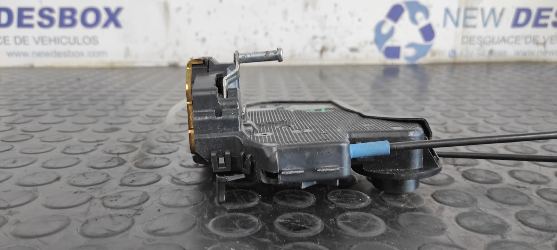 Recambio de CERRADURA PUERTA TRASERA DERECHA para TOYOTA COROLLA VERSO (R1) 2.0 Turbodiesel CAT 1CDFTV referencia OEM IAM UR2   - NEGRO 5