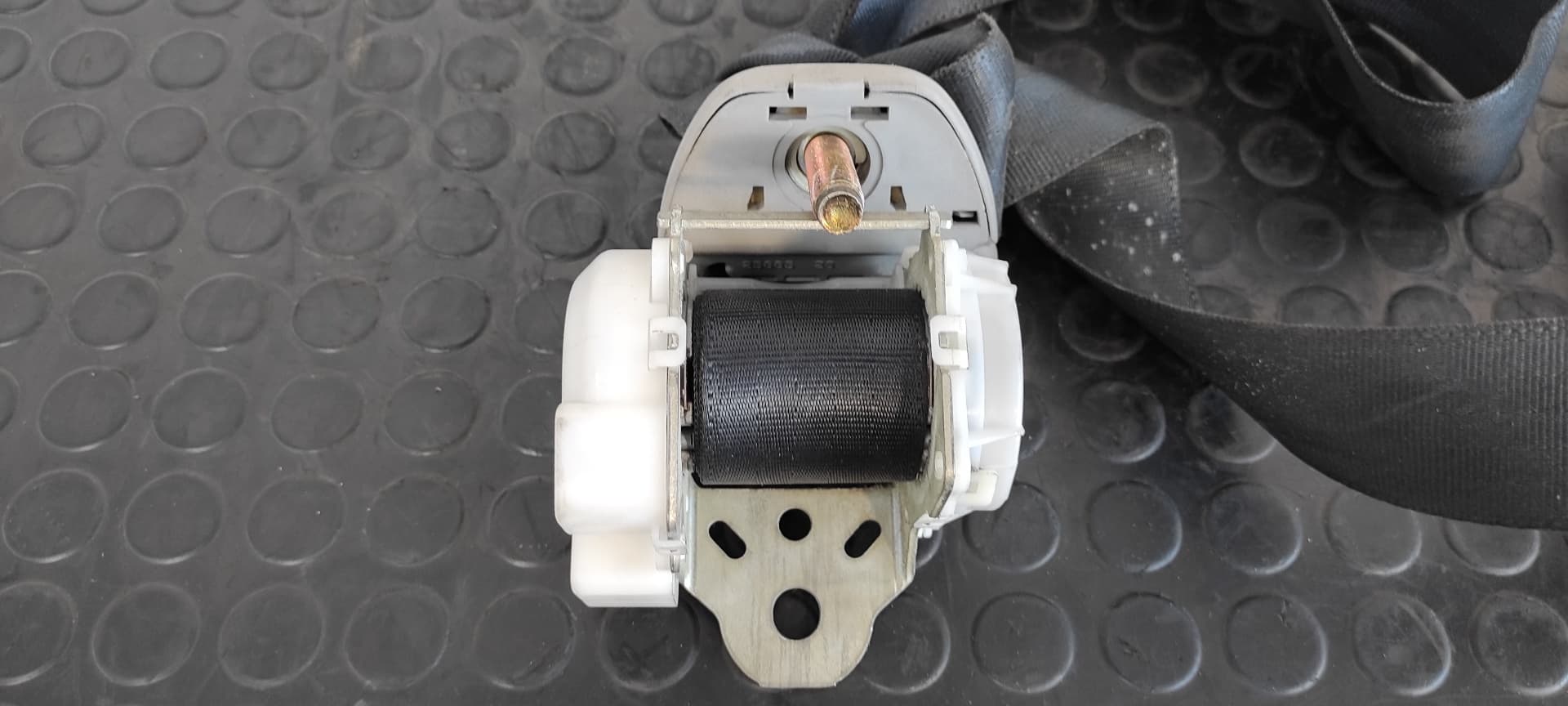 Recambio de CINTURON TRASERO DERECHO para TOYOTA COROLLA VERSO (R1) 2.0 Turbodiesel CAT 1CDFTV referencia OEM IAM 7L1540   - NEGRO 9