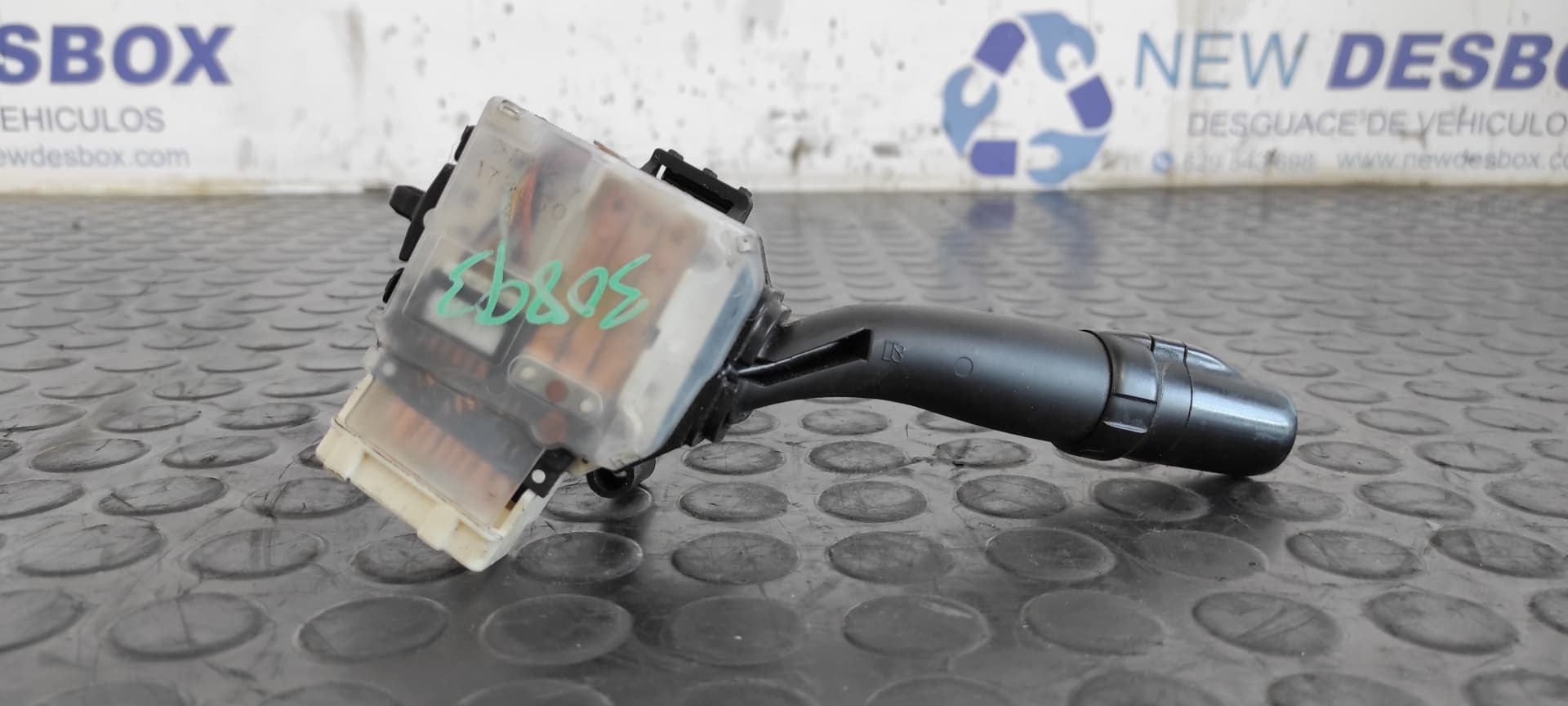 Recambio de MANDO LUCES para TOYOTA COROLLA VERSO (R1) 2.0 Turbodiesel CAT 1CDFTV referencia OEM IAM 173650   - NEGRO 2
