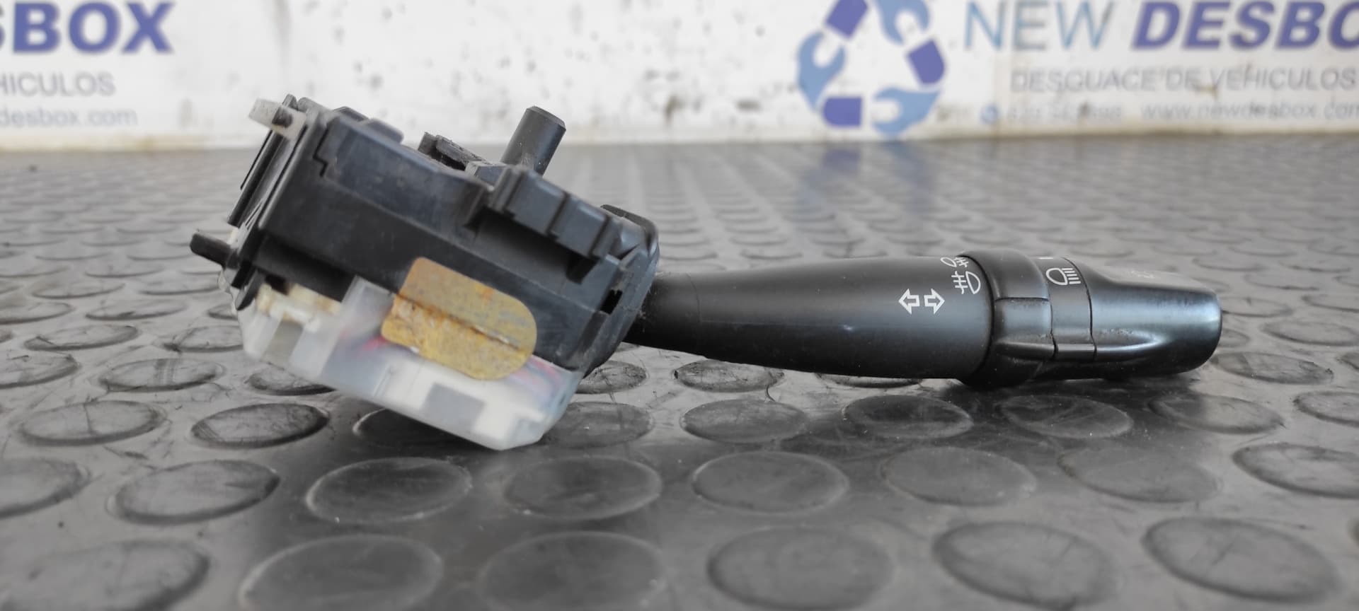 Recambio de MANDO LUCES para TOYOTA COROLLA VERSO (R1) 2.0 Turbodiesel CAT 1CDFTV referencia OEM IAM 173650   - NEGRO 6