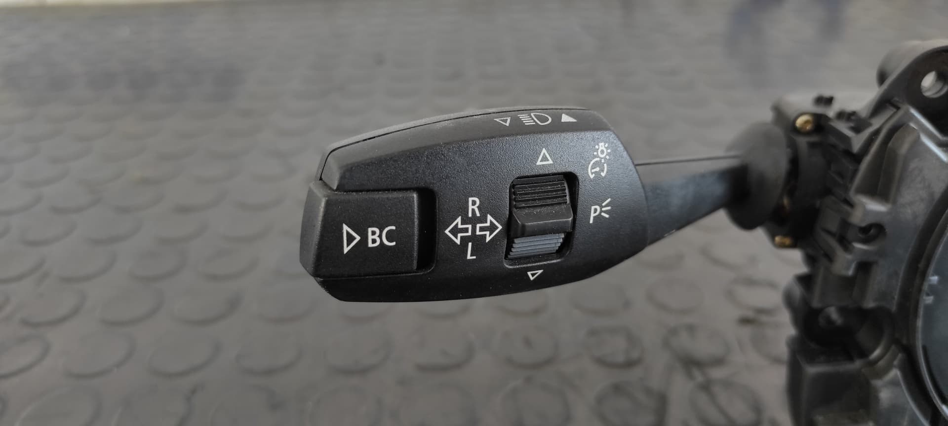 Recambio de MANDO MULTIFUNCION para BMW SERIE 3 BERLINA (E90) 204D4 referencia OEM IAM 696267003   - NEGRO 9