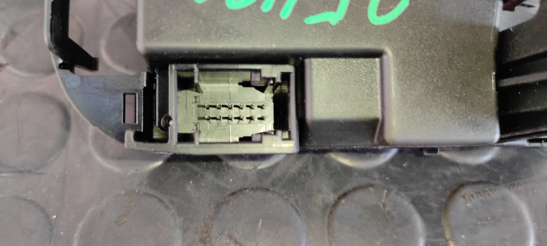 Recambio de MANDO MULTIFUNCION para BMW SERIE 3 BERLINA (E90) 204D4 referencia OEM IAM 696267003   - NEGRO 8