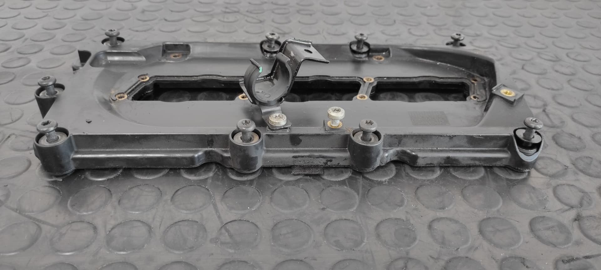 Recambio de TAPA BALANCINES para AUDI Q7 (4L) BUG referencia OEM IAM 059103470R 4