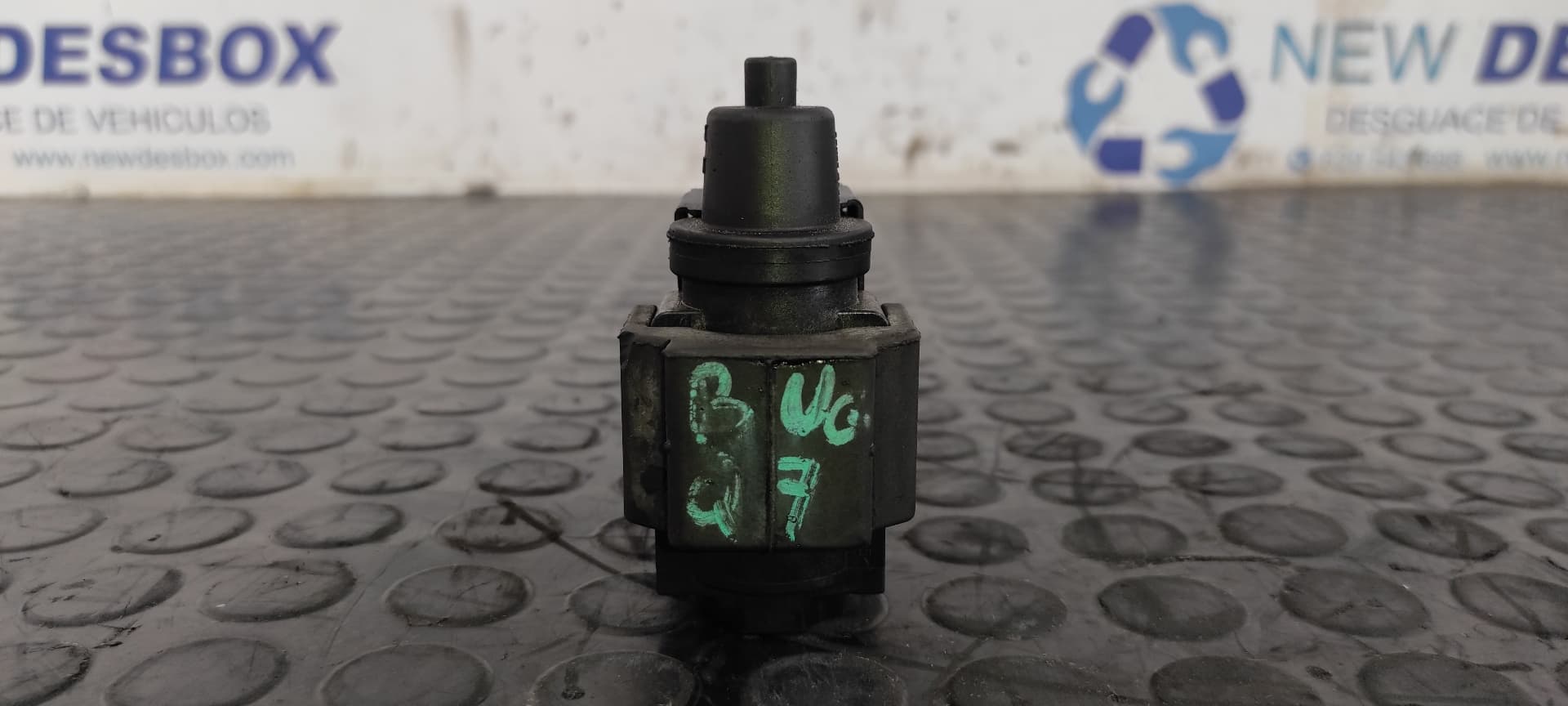 Recambio de VALVULA AIRE ADICIONAL para AUDI Q7 (4L) BUG referencia OEM IAM 059906628B 8